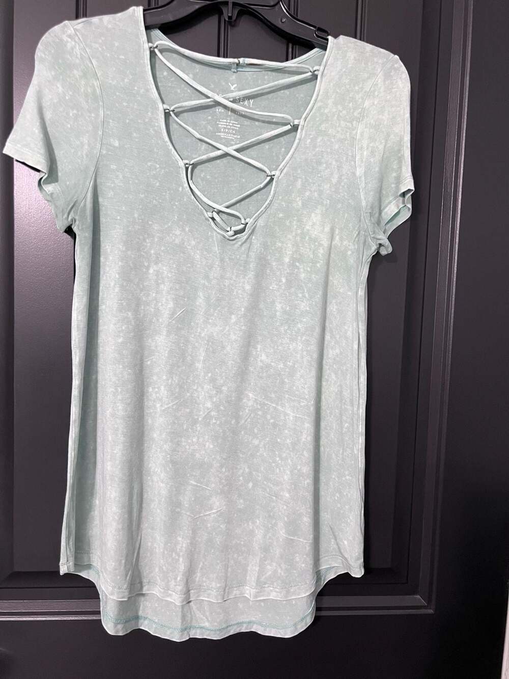 American Eagle Soft & Sexy Light Green Tie Dye Lace-Up V-Neck T-Shirt